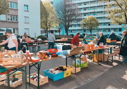 Gratiferia organisée par le Collectif Lorientais de la Puce à la Marne dans le quartier Polygone Frébault à Lorient